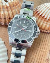 Load image into Gallery viewer, Automatic Black Dial Custom Build (Used Condition)